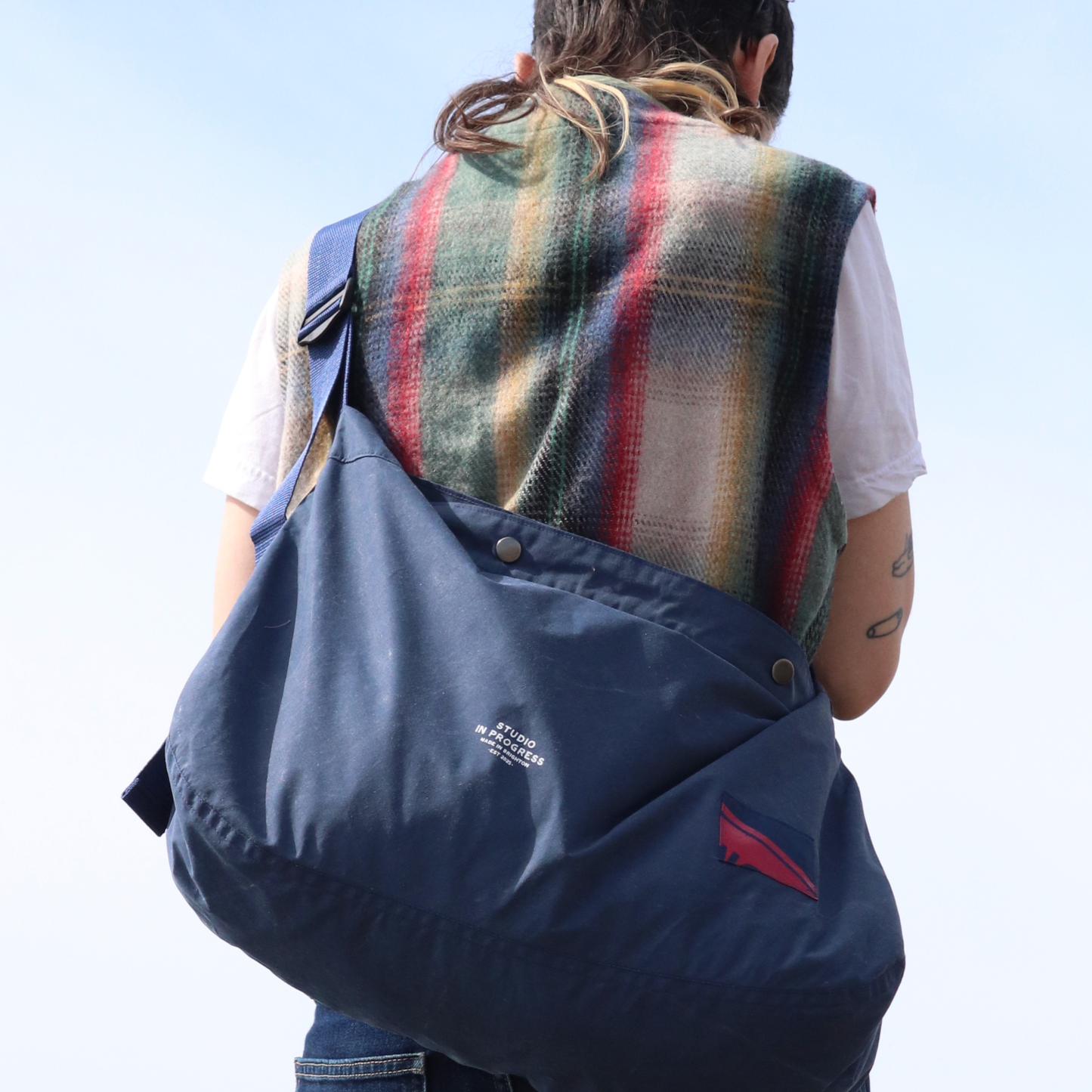 68de2f7800ddcb1087155c2d_day-bag-3_1780674243123.png