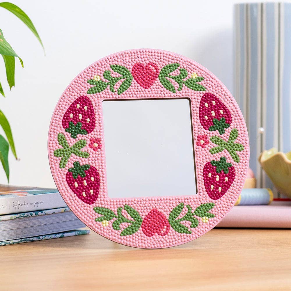 Strawberry Sweetheart - Diamond Painting Mirror Frame Kit