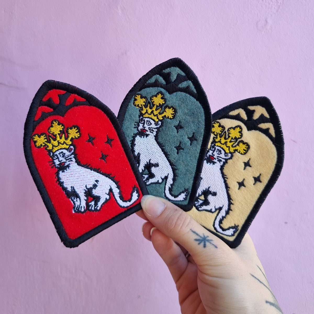 Medieval cat embroidered Sew-on patch