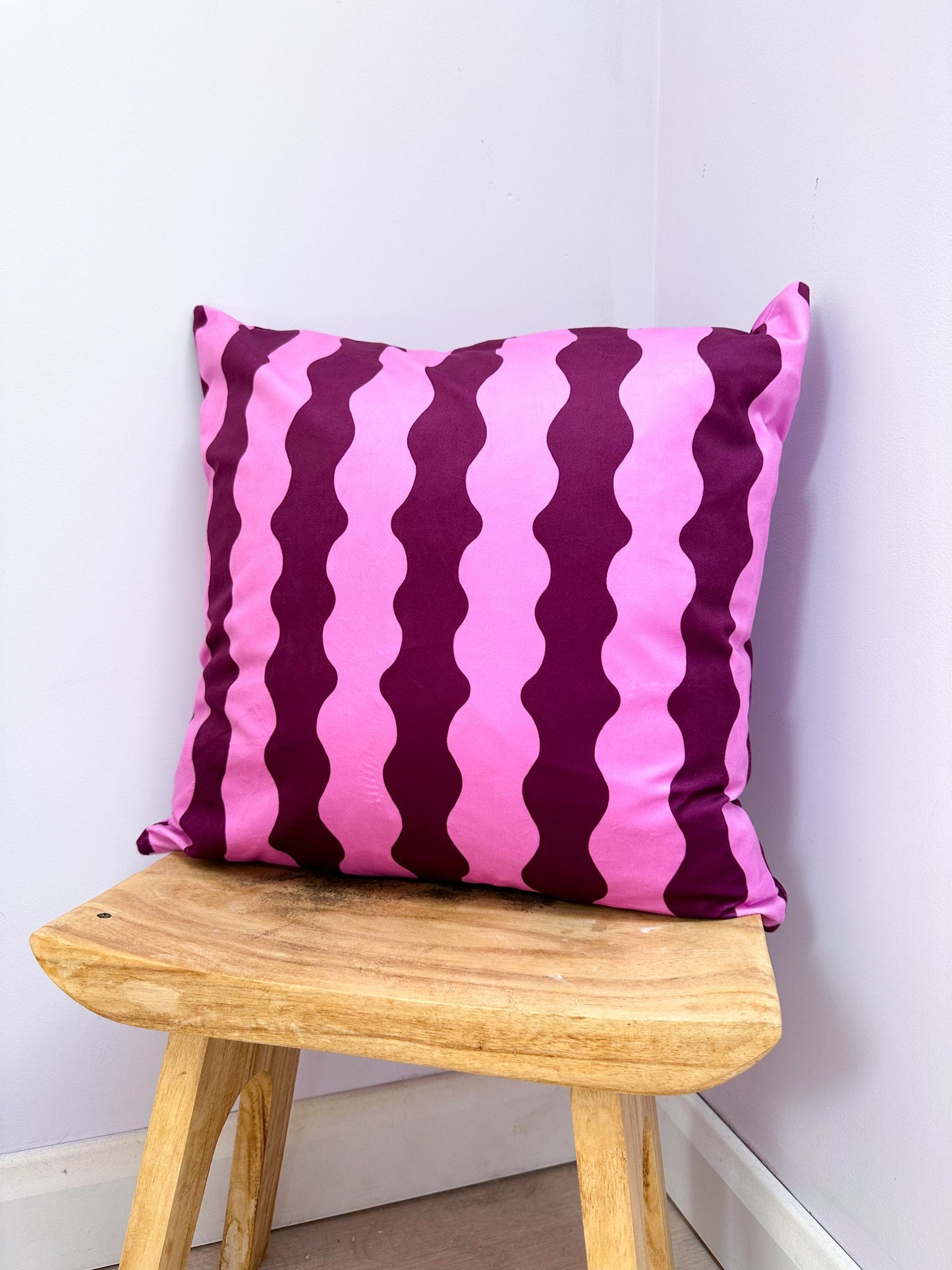68de2f7800ddcb1087155c2d_pink-burgundy-velvet-cushion_1760525019822.jpg