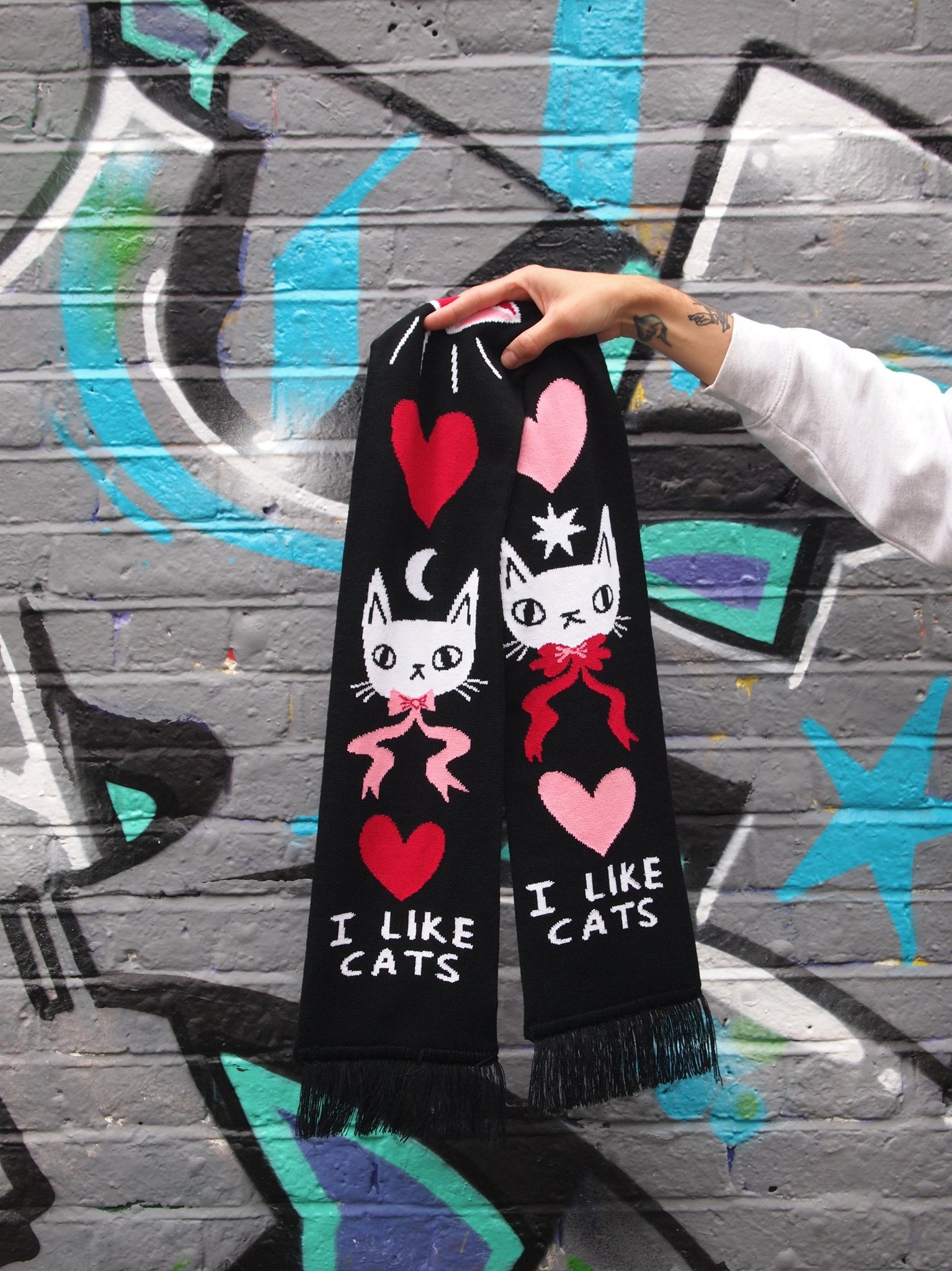 68de2f7800ddcb1087155c2d_scarf-black7_1761736216676.jpg