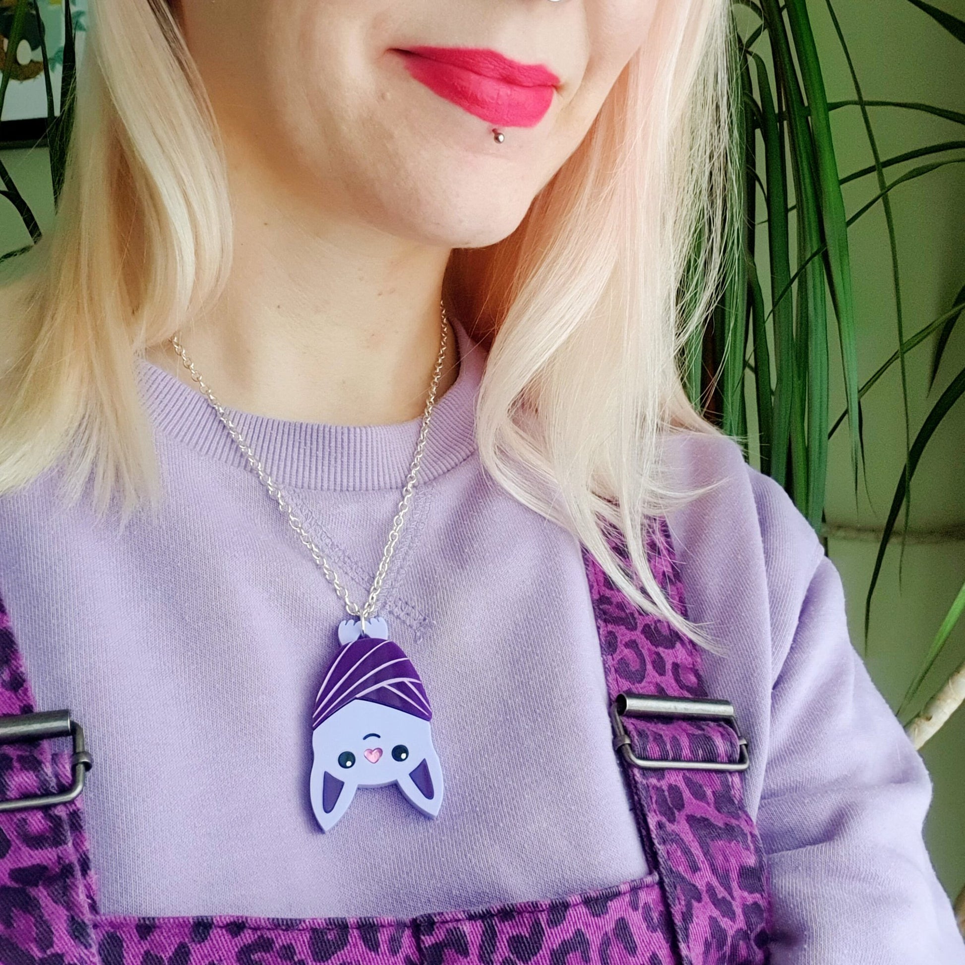 68de2f7800ddcb1087155c2d_weraring-kawaii-bat-necklace_1773573784457.jpg