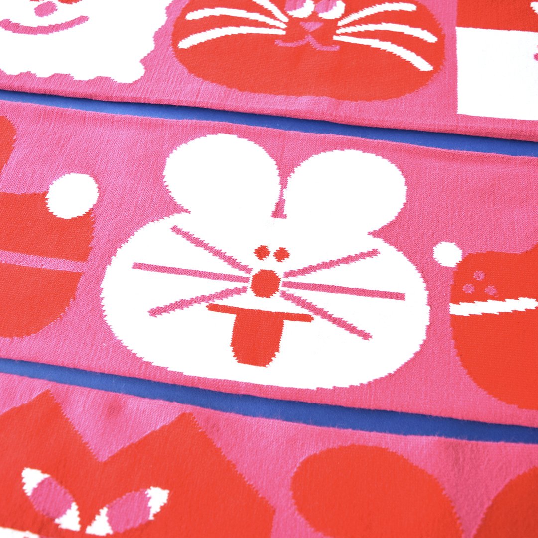 68de2f7800ddcb1087155c2d_yukfun-pink-scarf-detail_1763384080135.jpg