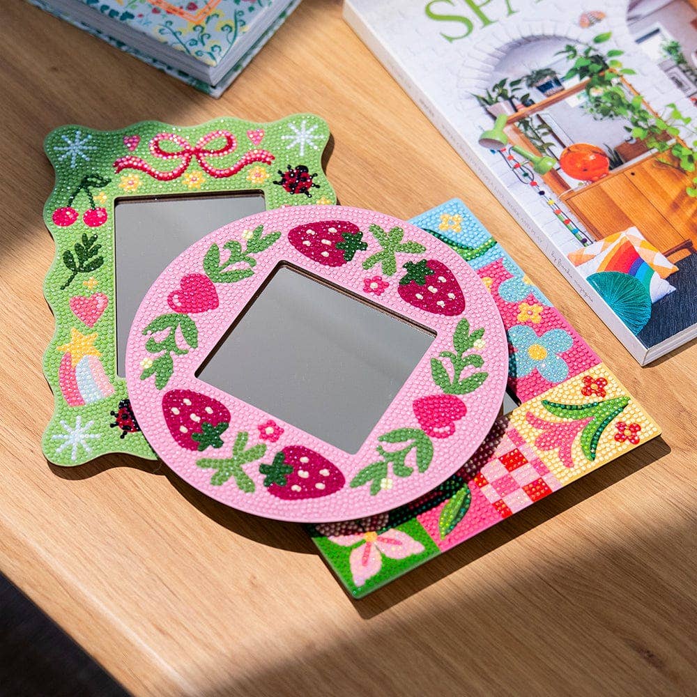 Strawberry Sweetheart - Diamond Painting Mirror Frame Kit
